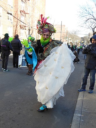 Ms._Colombia_at_St._Pat's_parade_2013